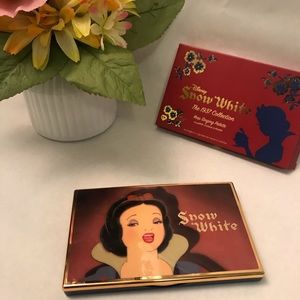 Besame cosmetics snow white eyeshadow palette